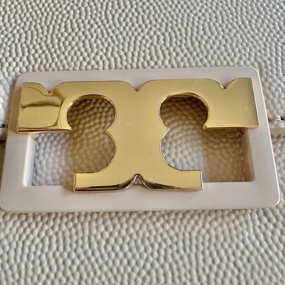 $398 NWOT TORY‎ BURCH Gigi Envelope Clutch Handbag Beige Pebbled Patent Leather - Picture 2 of 13